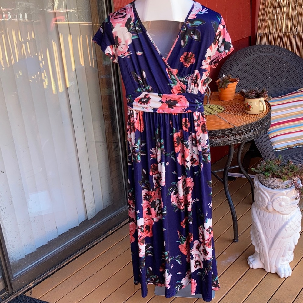 Ouges Size Medium Dress - Picture 1 of 3